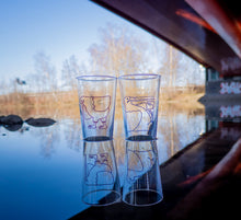 Load image into Gallery viewer, Stigbergets Glasses THE BIRD 47 cl - pack of two DIRTY PINK &amp; BRIGHT LILAC
