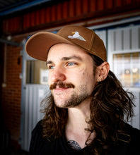 Load image into Gallery viewer, Cap Seagull - Retro Trucker Camel
